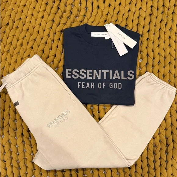Fear of God Essentials Black Tee and Cream Joggers - Picture 2 of 9